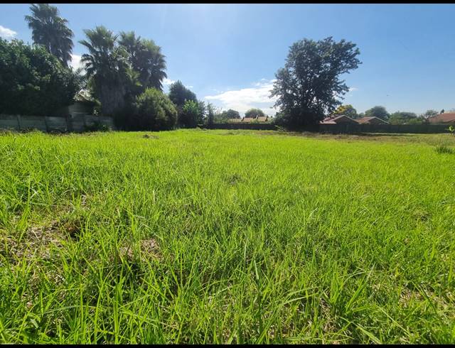 1,060M² VACANT LAND FOR SALE IN FALCON RIDGE
